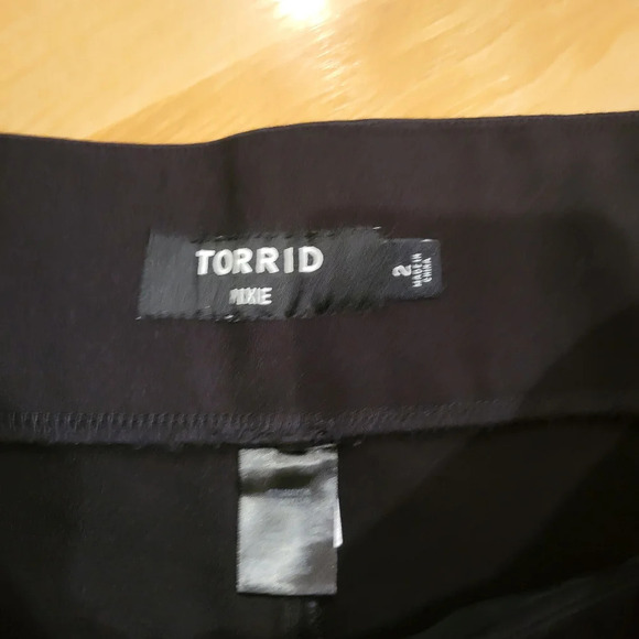 Torrid Pixie Black Faux Leather Leggings Size 2X - Picture 5 of 6